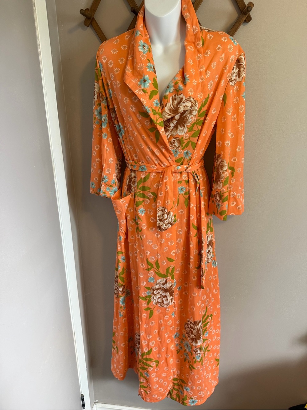 Vintage 70s Orange Floral Polyester Wrap Maxi Robe Dressing Gown S/M